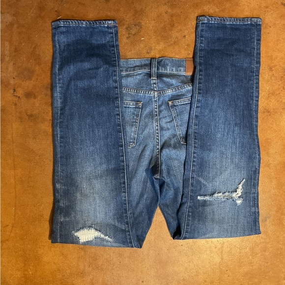 Madewell The Slim Boyjean Dark Wash Distressed Slim Jeans A33 - Picture 2 of 3